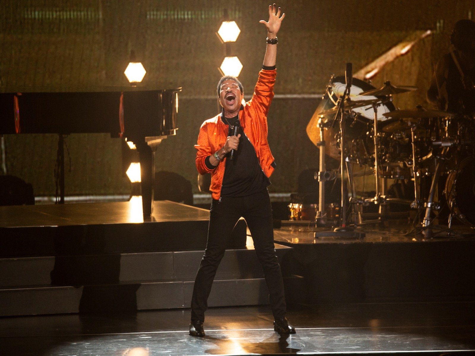 Lionel Richie on stage